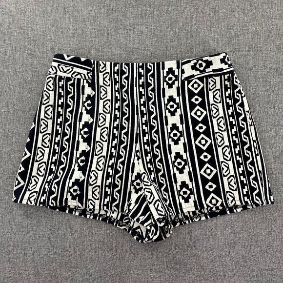 Forever 21 Shorts Aztec Geometric print Junior Medium Ivory & Black High Waisted - Picture 1 of 12
